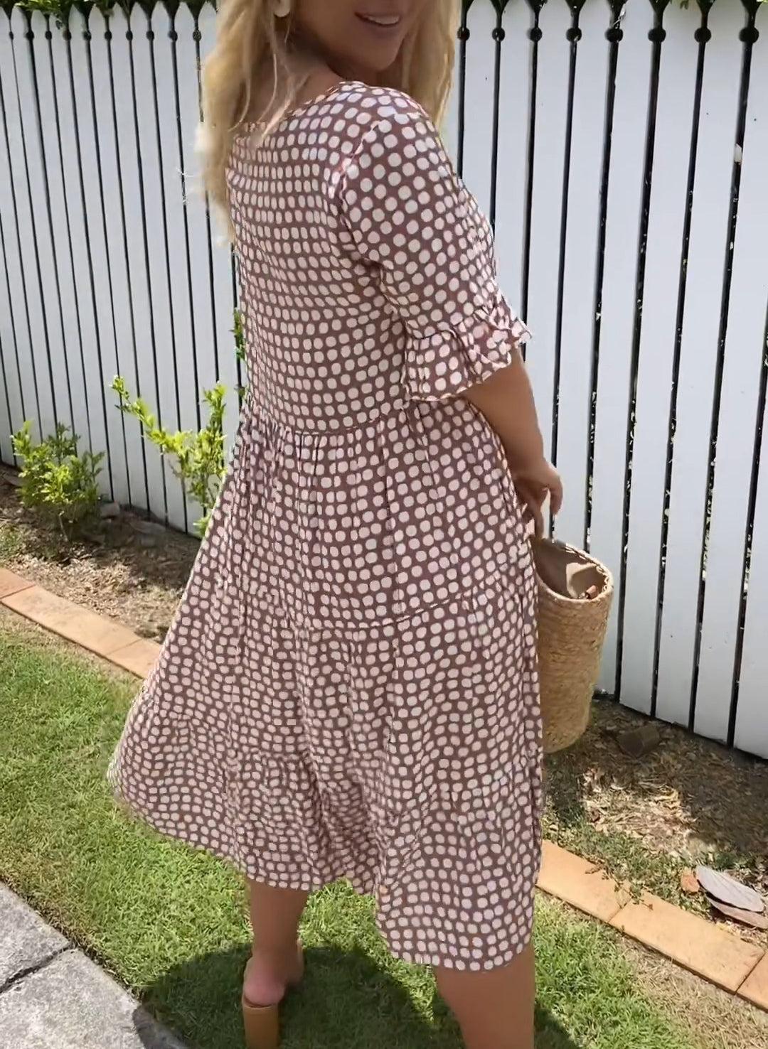Michelle – Classic Short-Sleeve Midi Dress