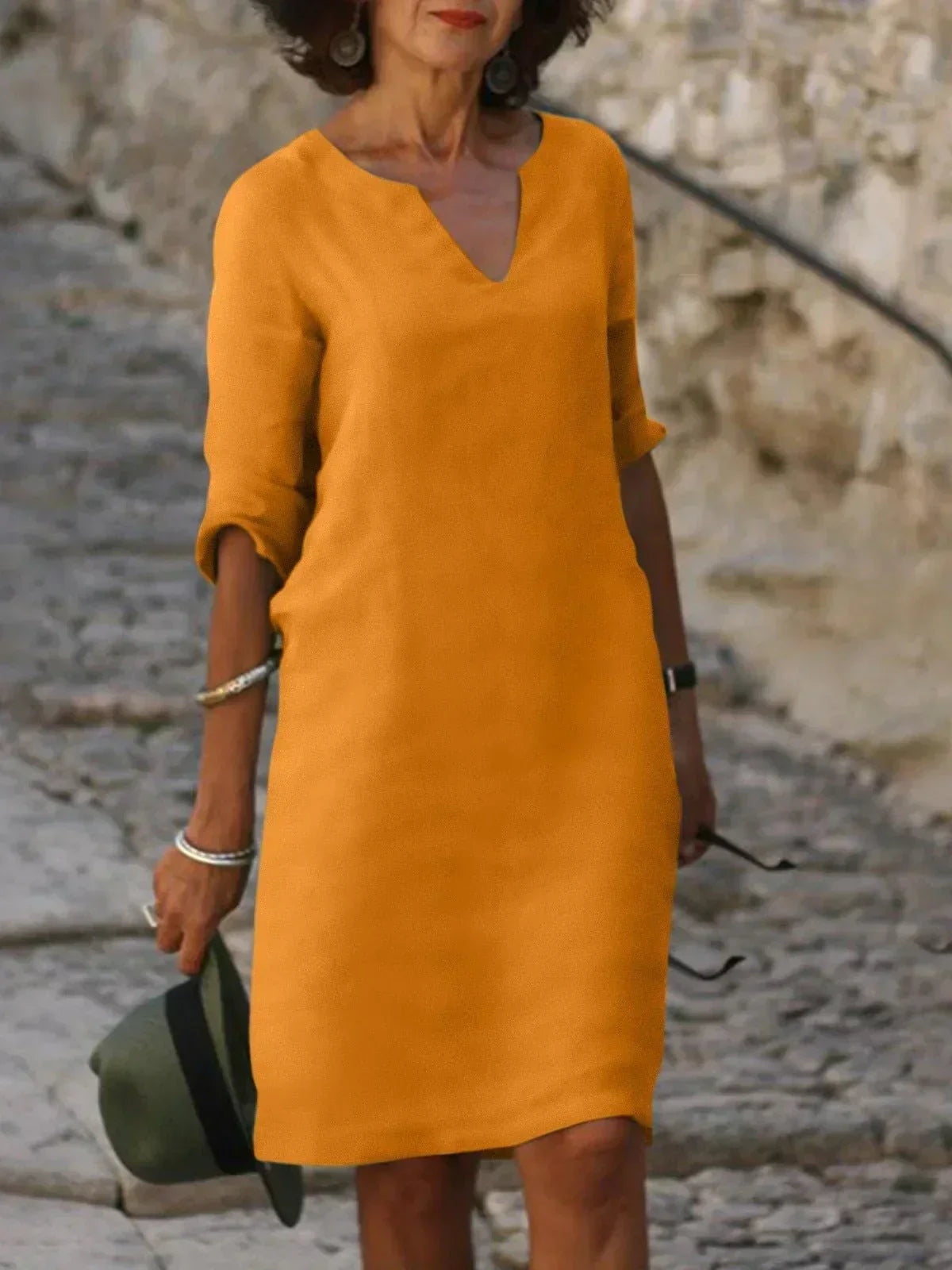 Beth – Effortless V-Neck Everyday Dress