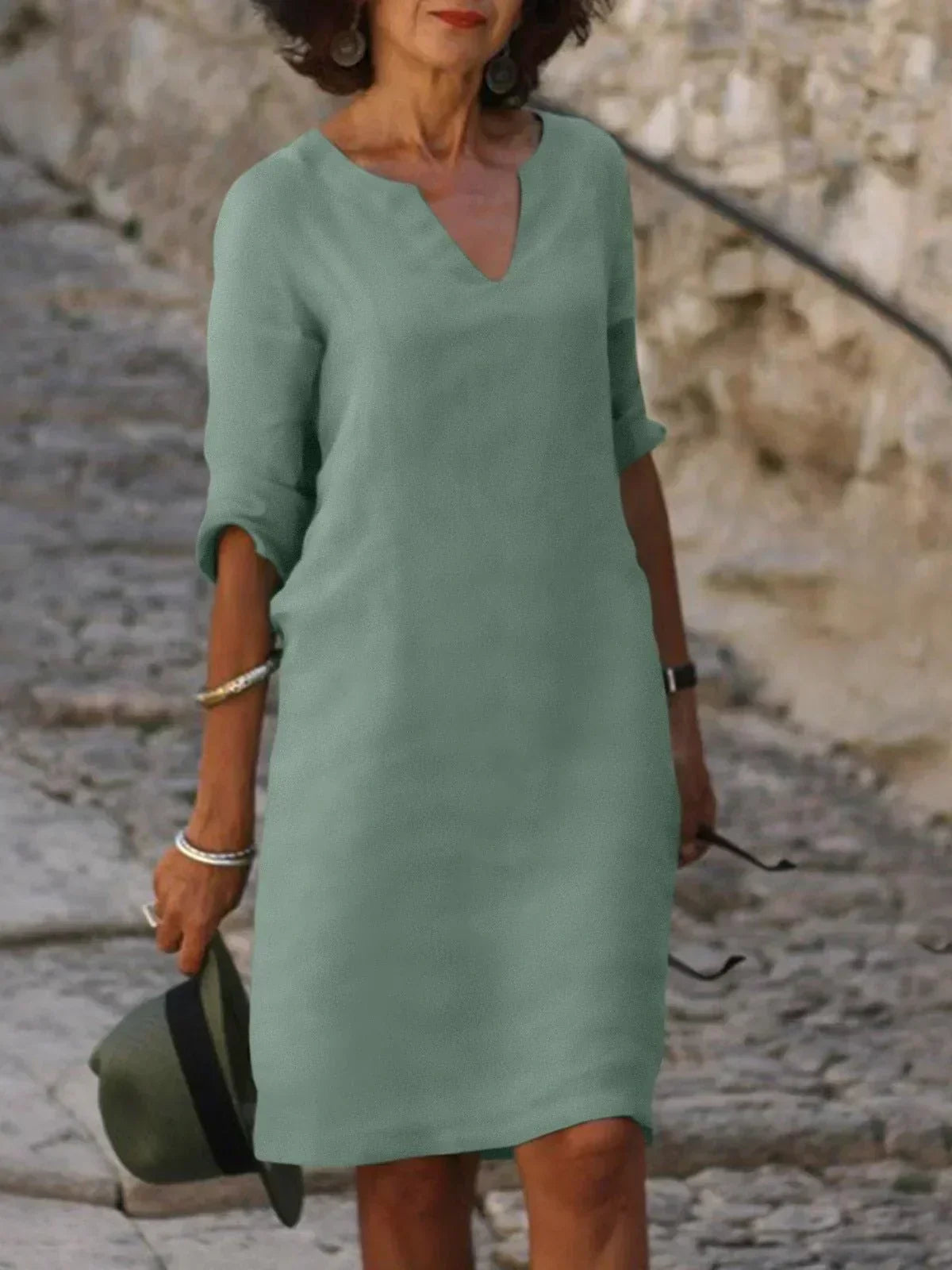 Beth – Effortless V-Neck Everyday Dress