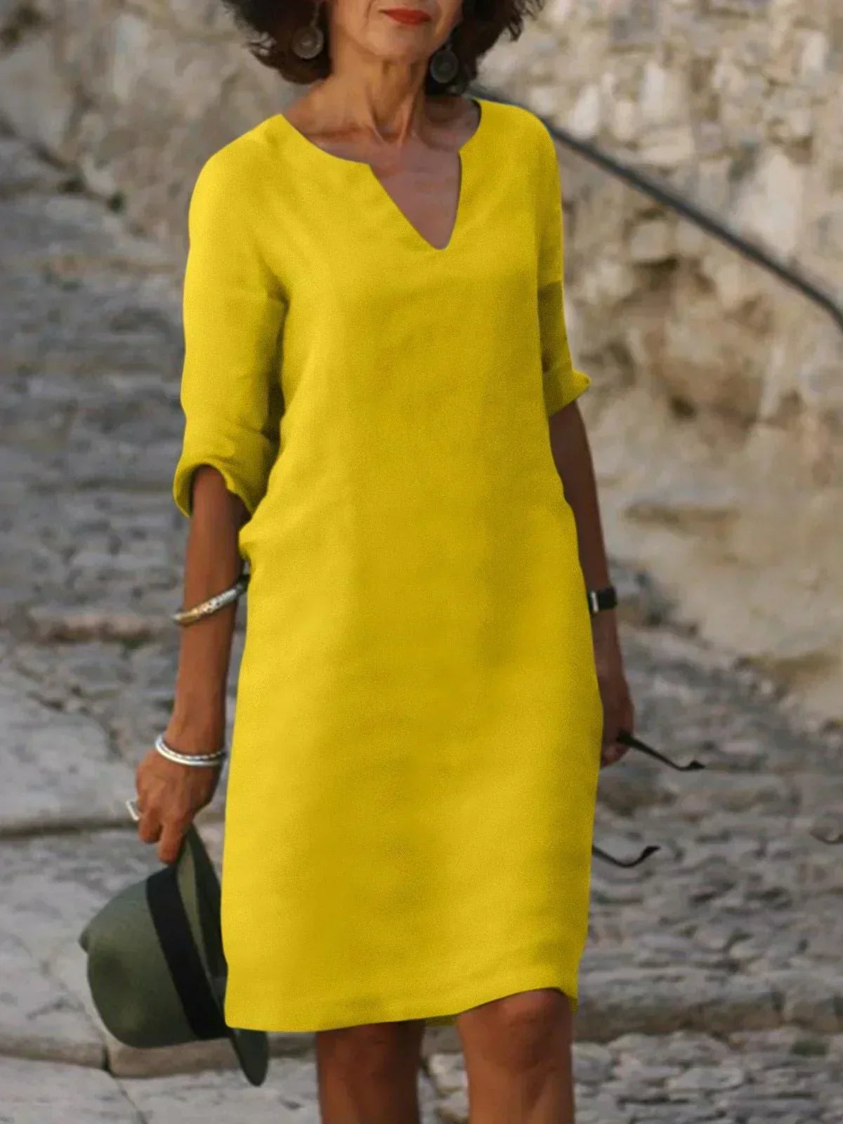 Beth – Effortless V-Neck Everyday Dress