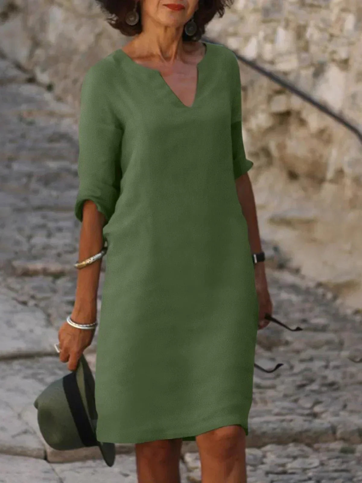 Beth – Effortless V-Neck Everyday Dress
