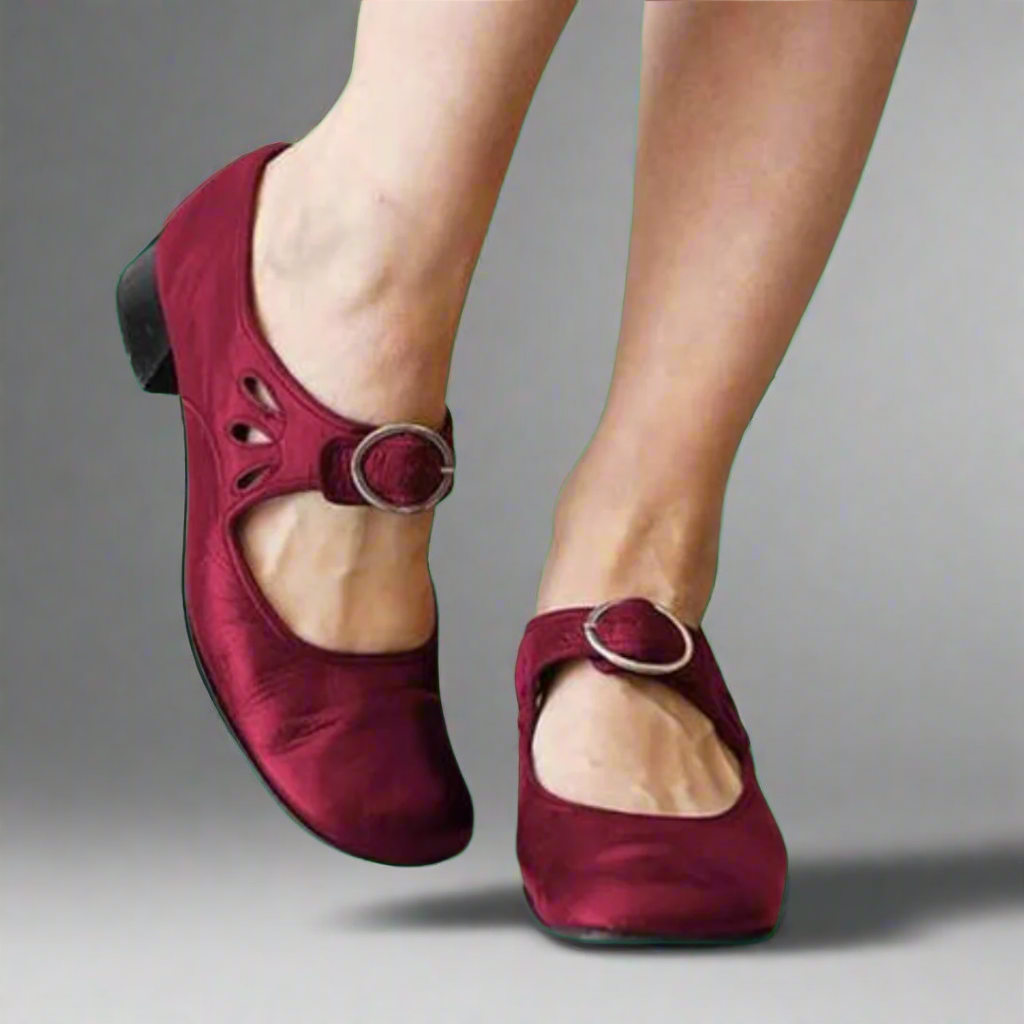 Maritza - Sleek Leather Sandals with Soft Wedge Sole