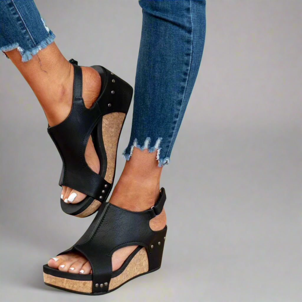 Elowen - Lightweight Sandals in Soft Premium Finish