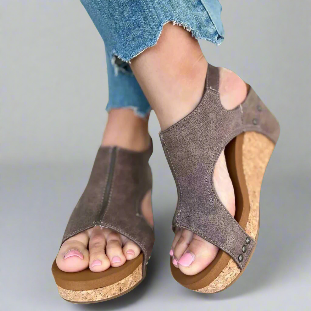 Elowen - Lightweight Sandals in Soft Premium Finish