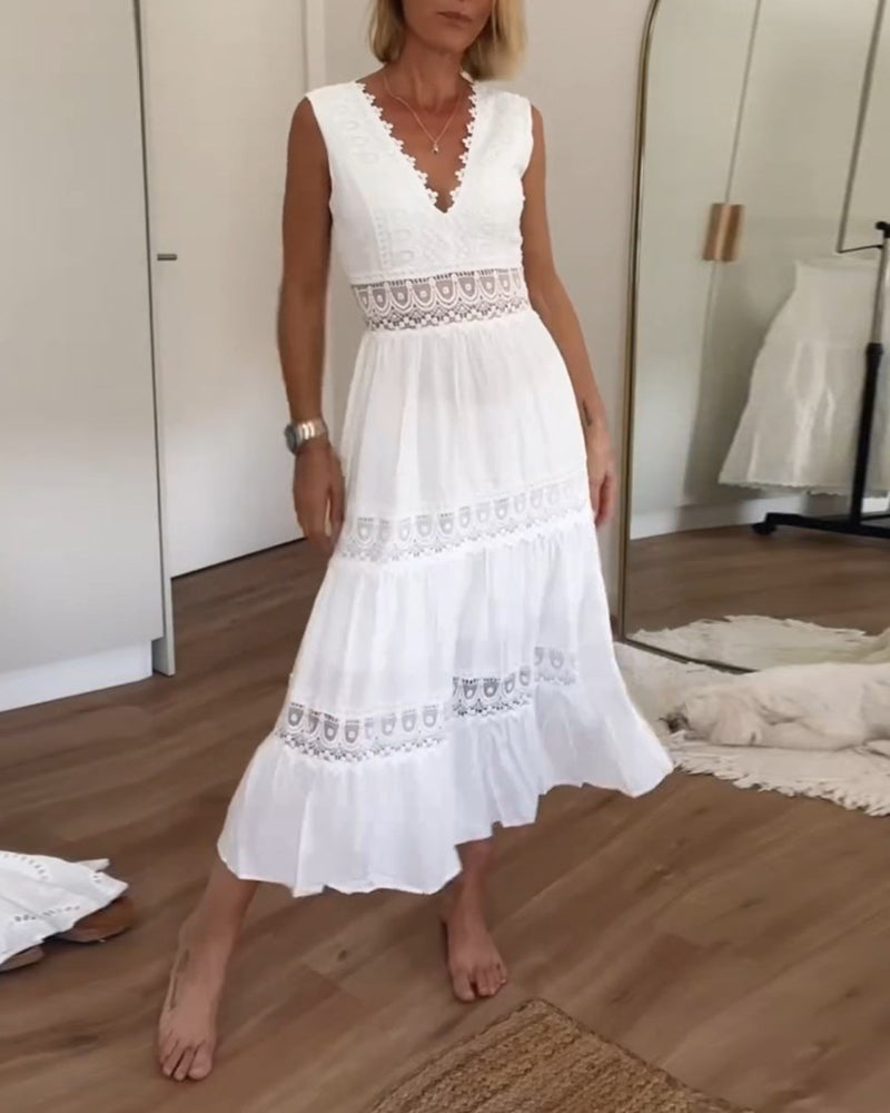 Alexa – Elegant Lace V-Neck Cami Dress