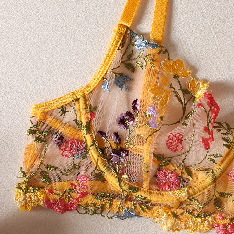 Daisy | Elegant 3-Piece French Lace Lingerie Set