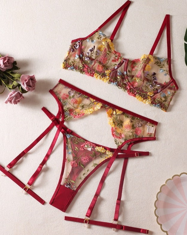 Daisy | Elegant 3-Piece French Lace Lingerie Set