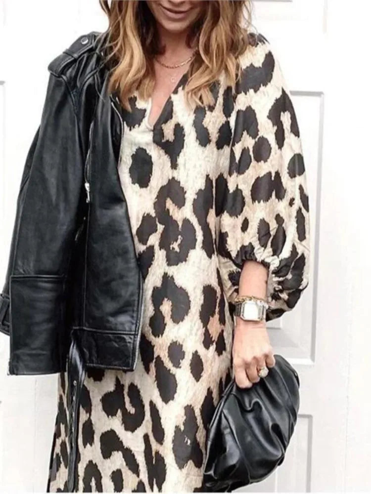 Lisa – Chic Leopard Print Midi Dress