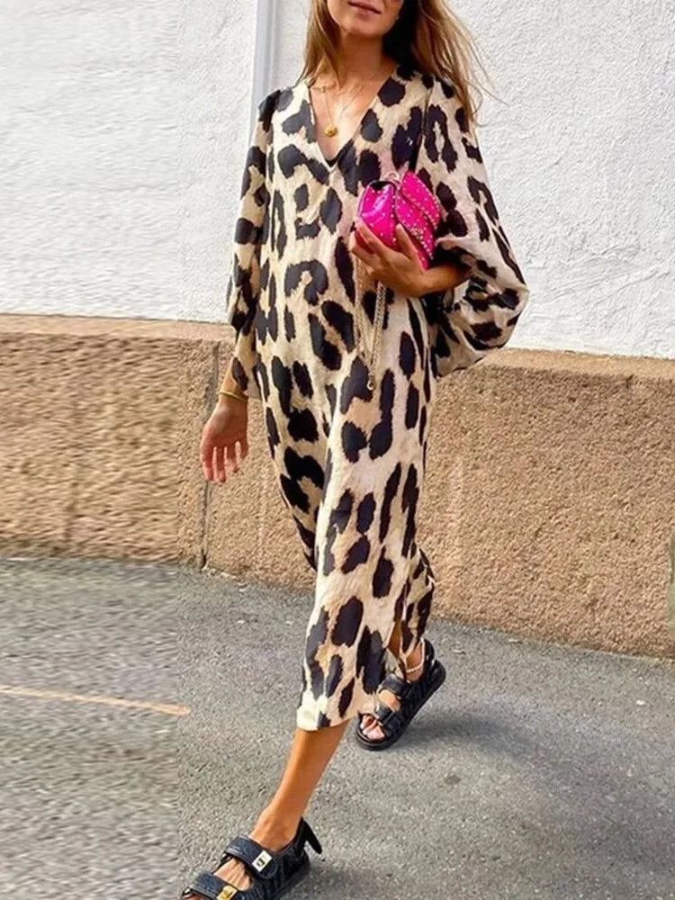 Lisa – Chic Leopard Print Midi Dress