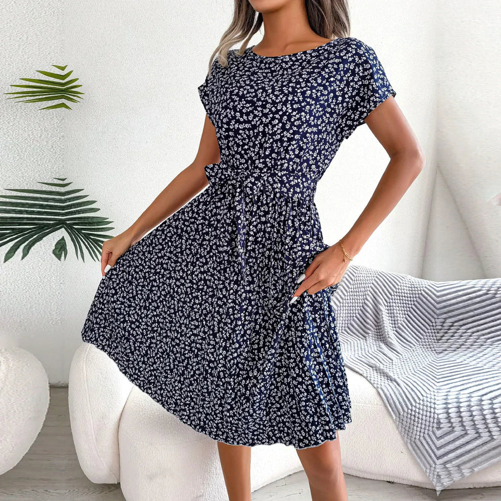 Anabelle – Feminine Floral Pleated Dress for Every Occasion